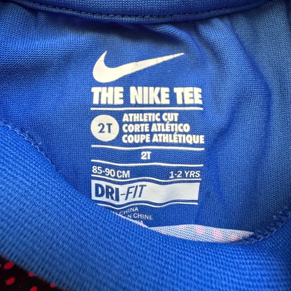 Nike Toddler, Dry-Fit Athletic Set, size 2T - Picture 2 of 7